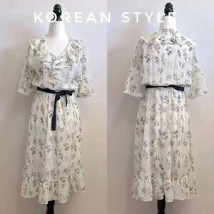 BNWOT Korean style  Ryan New York floral print midi Dress size Xs/S